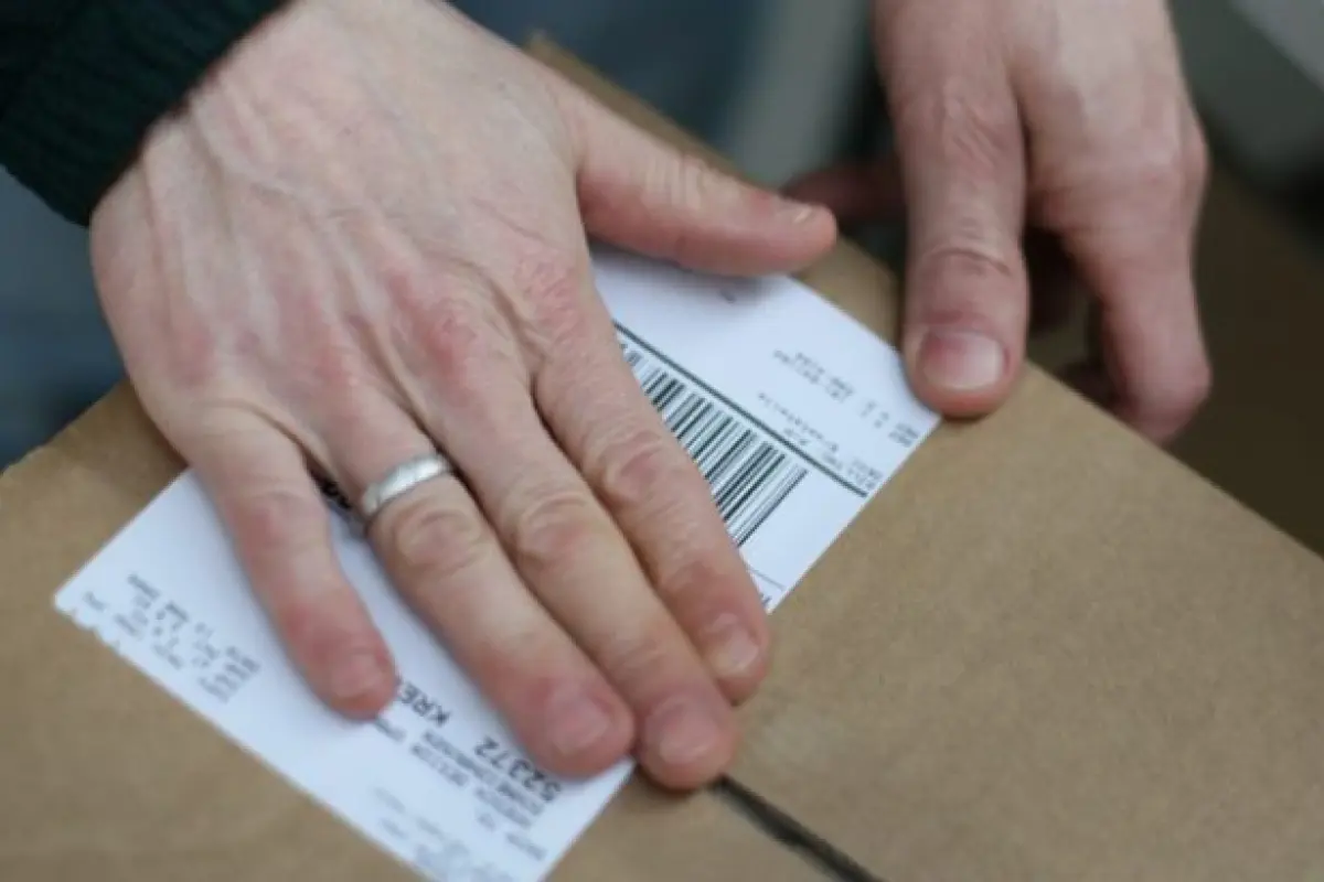 etikettendrucker etikettieren per hand 820x410