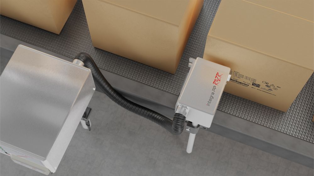 Imprimante à jet d’encre industrielle Markoprint integra PP RAZR lors de l’inscription sur carton