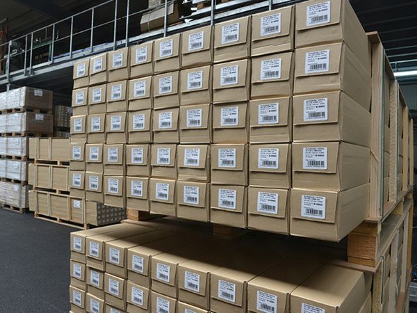 Étiquette sur le côté du carton 1