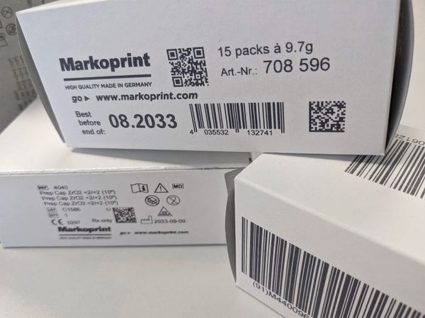 Boîtes pliantes en carton imprimées avec l’imprimante à jet d’encre Markoprint X1JET XR