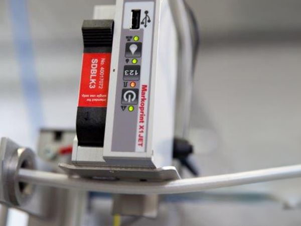 Pièce en caoutchouc imprimée avec l’imprimante à jet d’encre Markoprint X1JET HP Standard