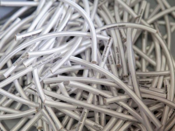 Pièce en caoutchouc imprimée avec l’imprimante à jet d’encre Markoprint X1JET HP Standard