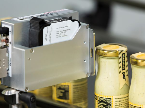 Couvercle métallique imprimé avec l’imprimante à jet d’encre Markoprint X1JET HP Premium