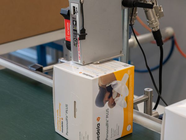 Boîte pliante pour médicaments imprimée avec l’imprimante à jet d’encre Markoprint X1JET HP Premium