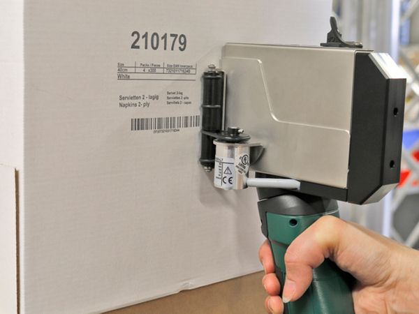 Carton imprimé avec l’imprimante à jet d’encre Markoprint X1JET HandHold