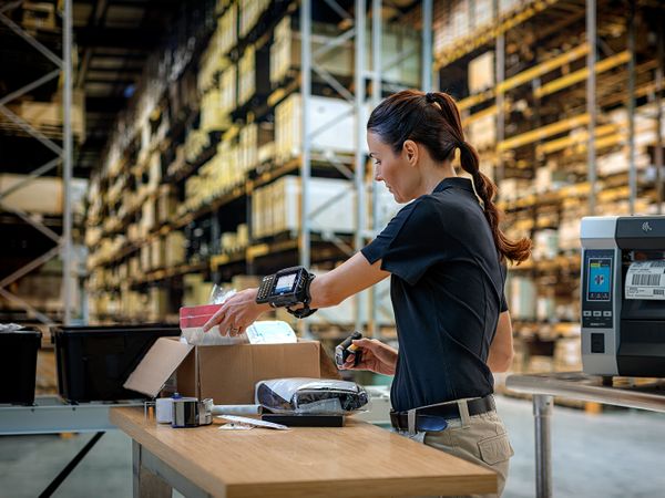 Zebra ZT610 Application d’impression d’étiquettes lors de l’emballage dans la logistique